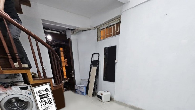 CHO THUÊ NHÀ PHỐ BÀ TRIỆU  3 TẦNG, 28M2, 2 NGỦ, GIÁ 7 TRIỆU/THÁNG - GĐ, NHÓM NHỎ ÍT NGƯỜI - 0775116683